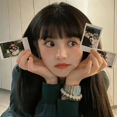 她背后的那双手